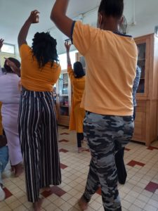 A la découverte de la danse “Bolywood” pour les jeunes mamans hébergées par l’association AMARE